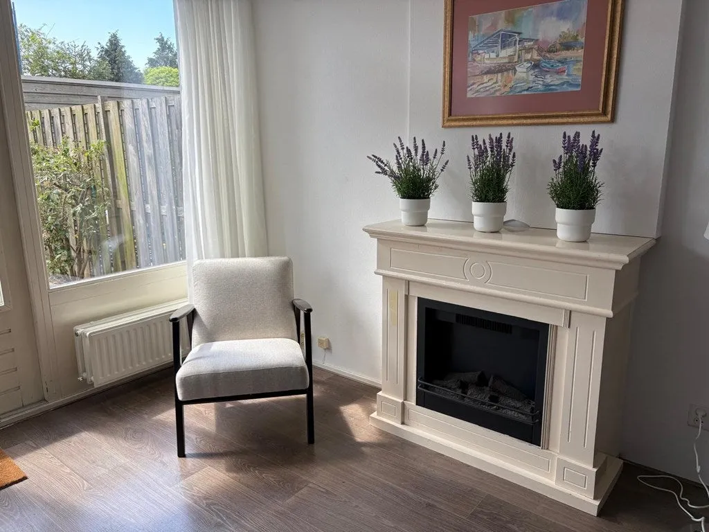 Elutuba - Renovated Townhouse with Backyard in Osdorp