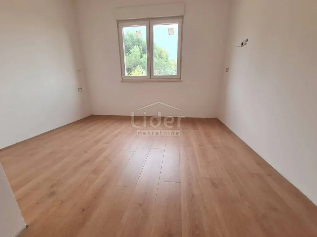 Rooms - Two-Storey Apartment with Terrace in Banjol, Rab