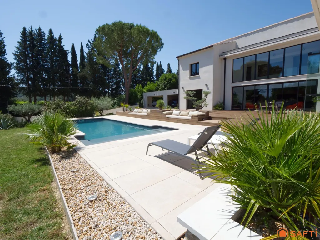 Piscine - Villa Contemporaine avec Piscine à Pujaut