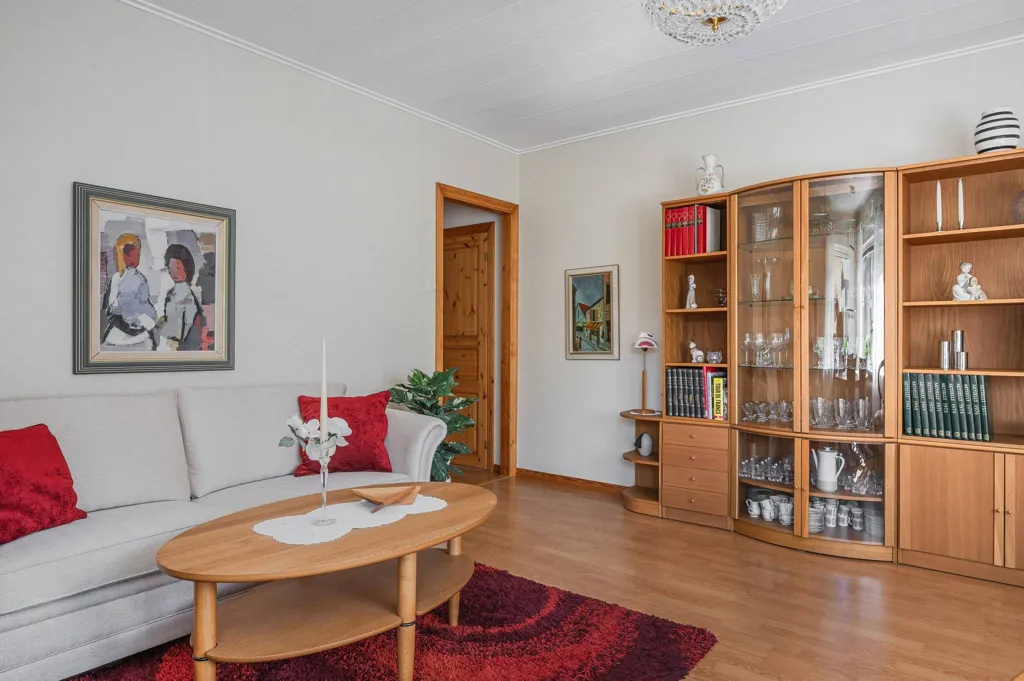 Living Room - Renovated Villa with Garden near School