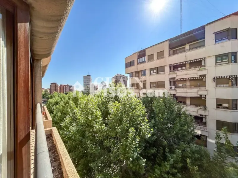 Balcony - Apartment with Balcony in Albacete Centre