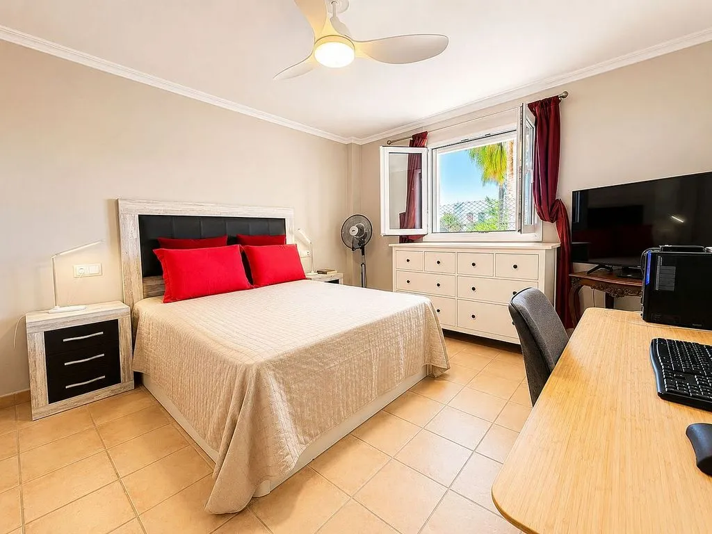 Magamistoad - Duplex with Pool and Terrace in Altaona Golf