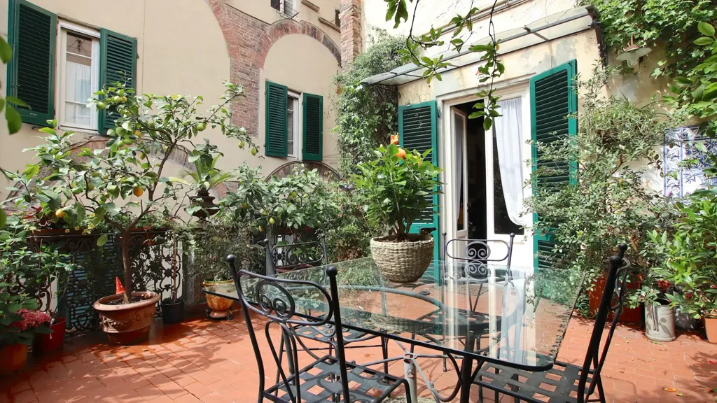 Terrasse - Historic Apartment with Terrace in Lucca