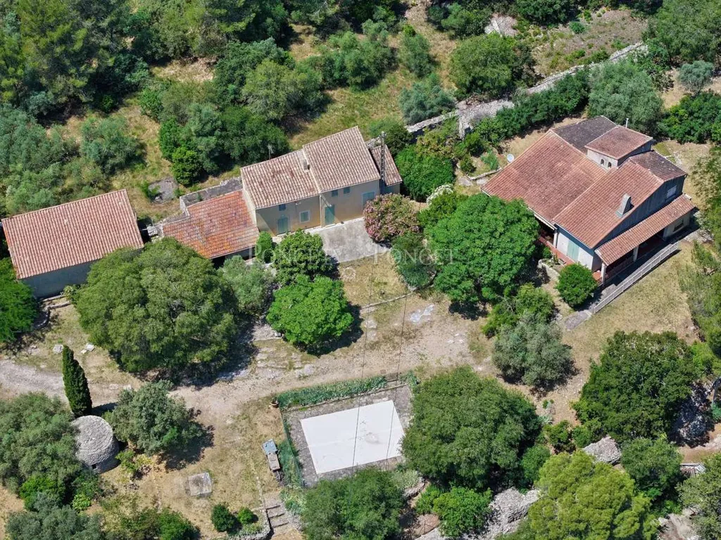 Vue aérienne - Maison de Luxe avec Piscine à Nîmes