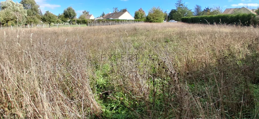 Aed - Constructible Plot with Garden Near Breteuil