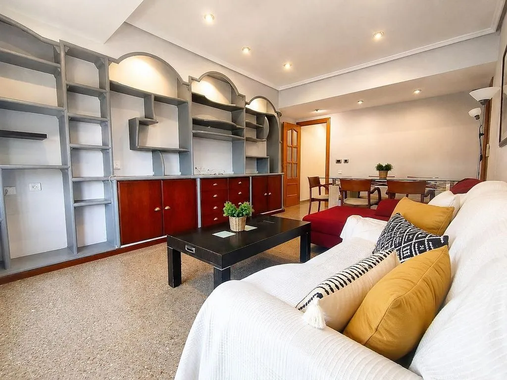 Apartment with Balcony in Benicalap, Valencia