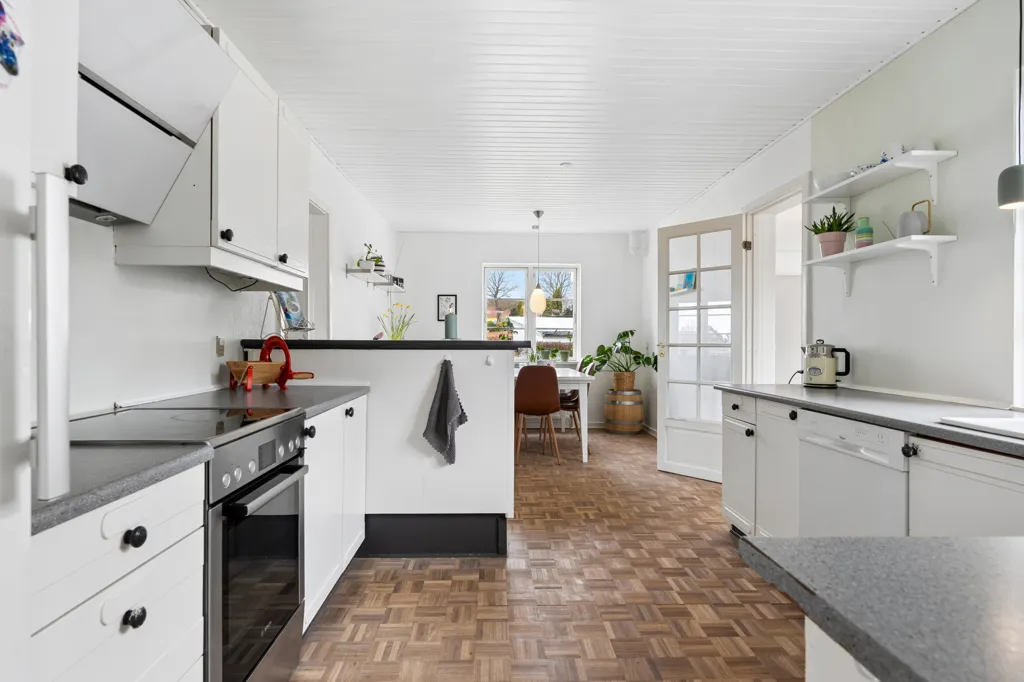 Cuisine - Charming Villa with Garden in Ramløse