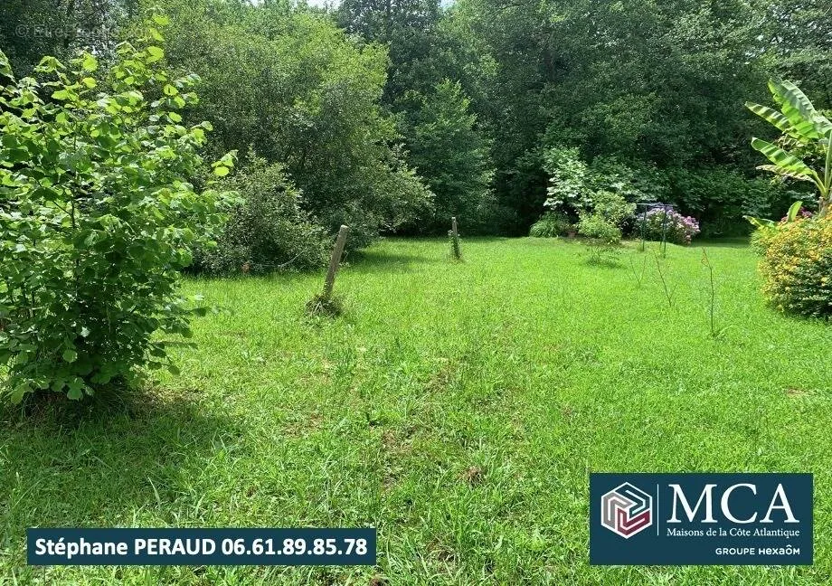 Aed - Quiet Plot with Garden in Lahonce