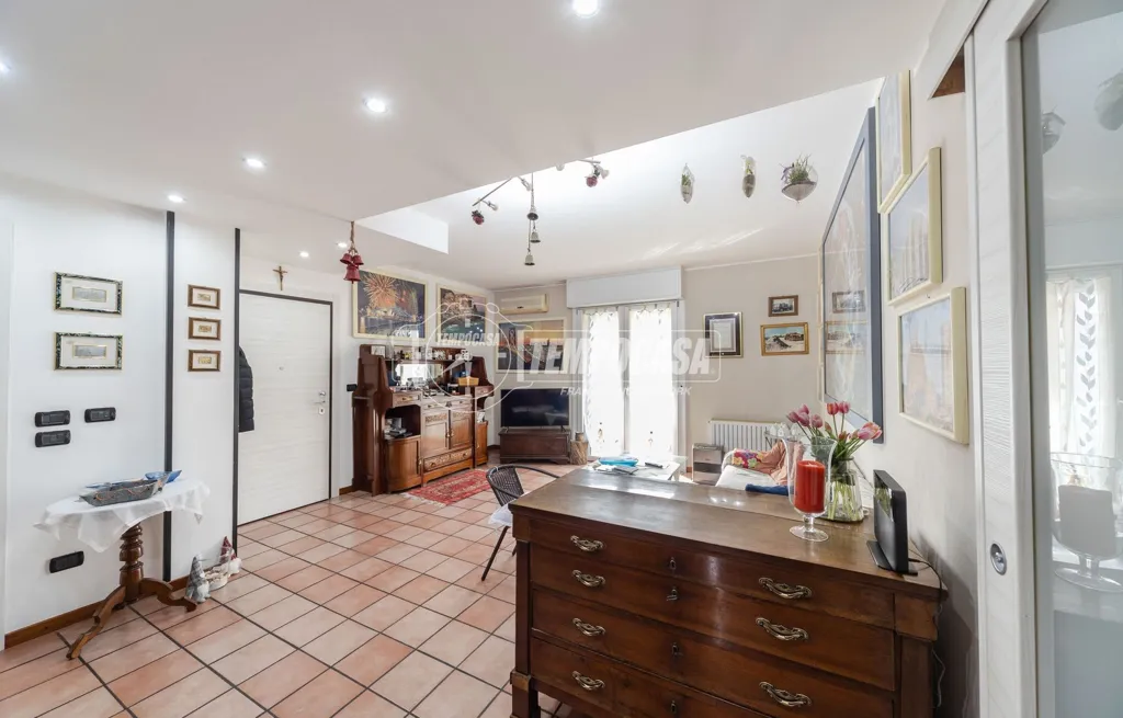 Entrée - Spacious Apartment with Balcony in Barzago