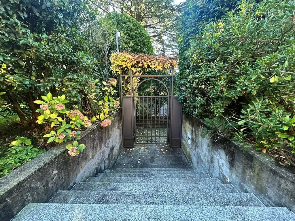 Pièces - Luxury Villa with Private Garden in Como