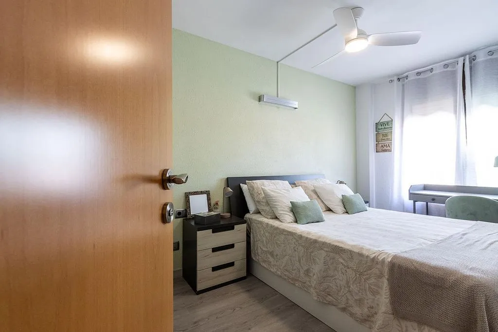 Reformed Apartment with Terrace in Polinyà