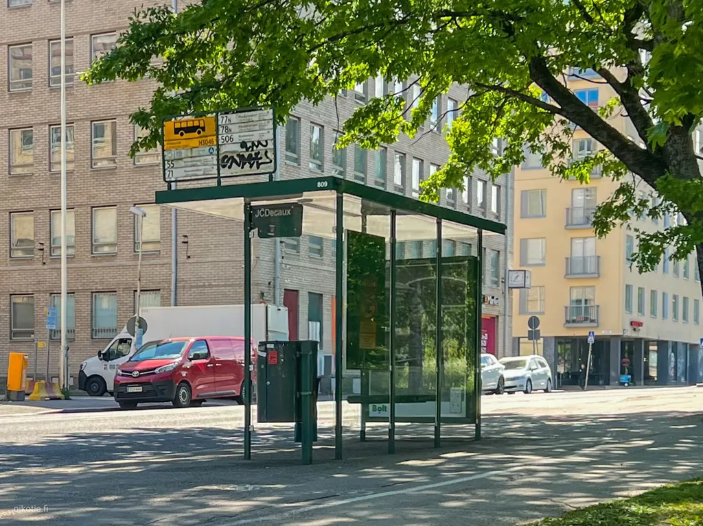 Upper Floor Apartment with Balcony in Toukola, Helsinki