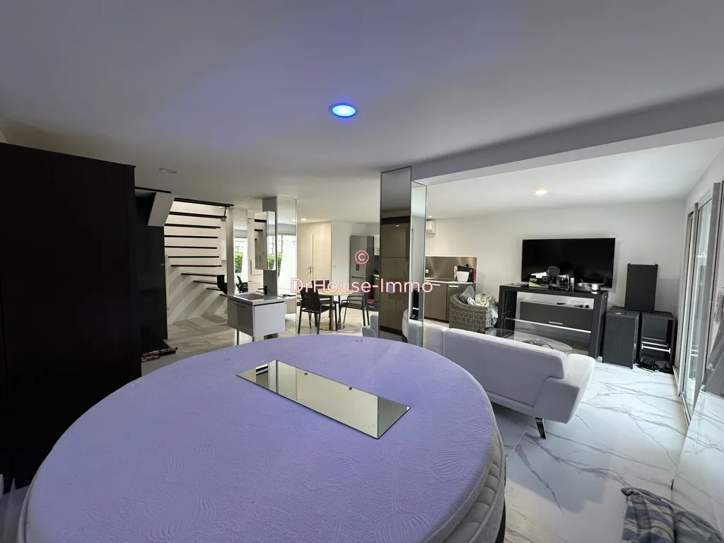 Séjour - Duplex Rénové avec Terrasse au Jardin d'Éden