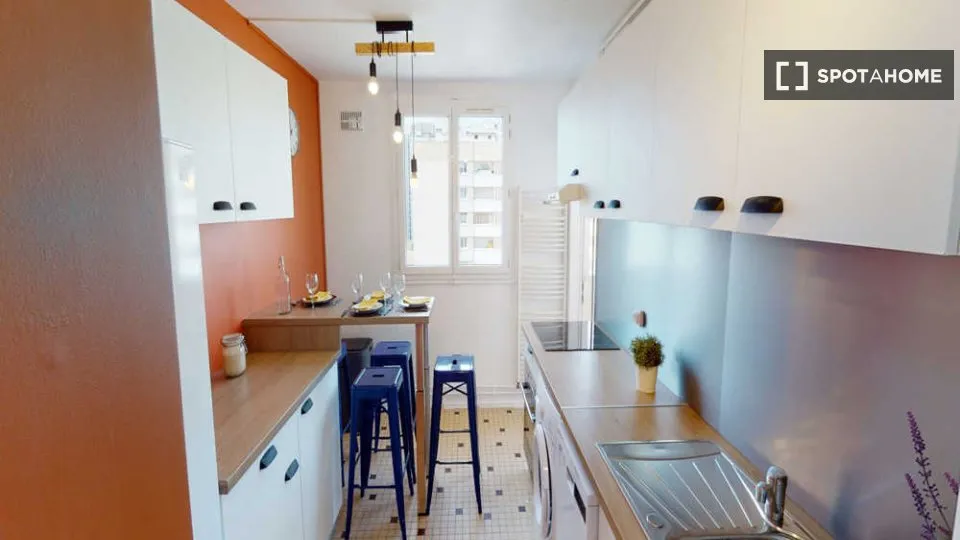 Cuisine - Chambre en Colocation à Nationale-Deux Moulins, Paris
