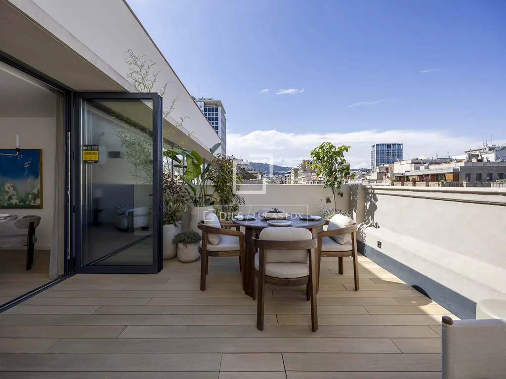 Terrasse - Renovated Apartment with Terrace in Eixample Right