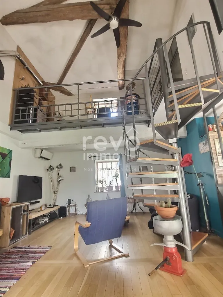 Elutuba - Architect-designed House with Veranda in Bouligneux