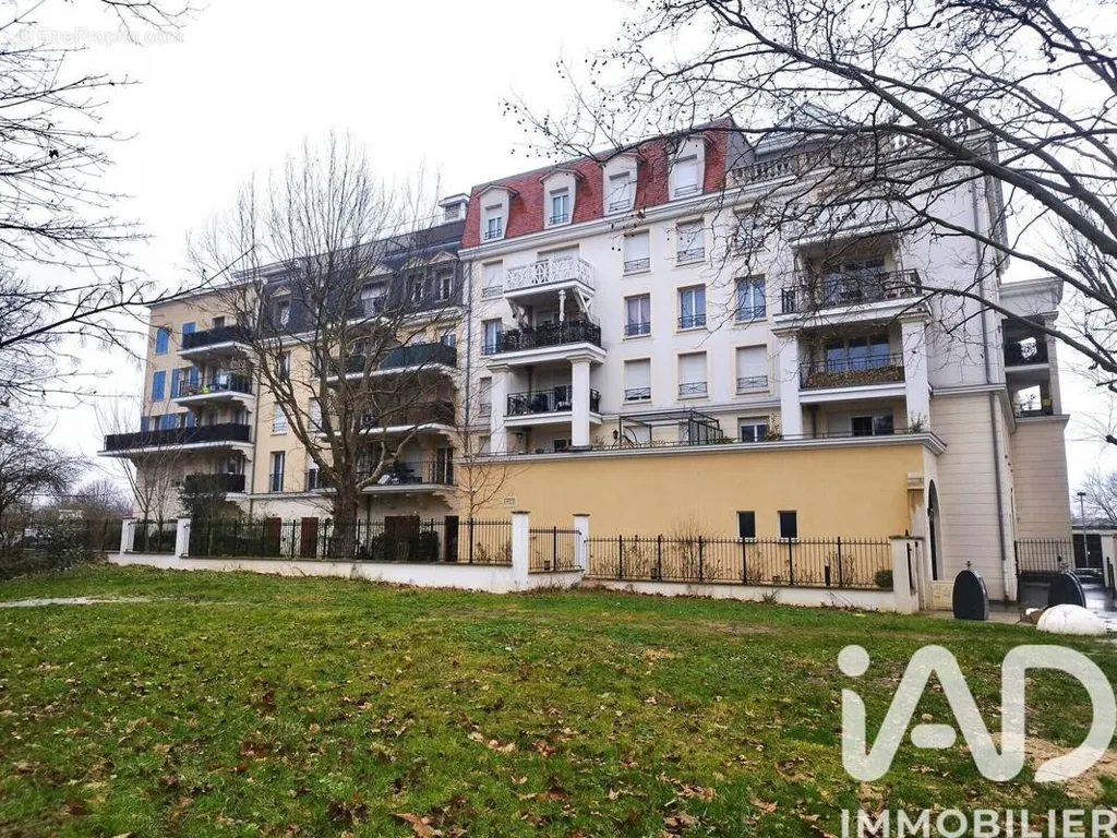 4-toaline korter asukohas Le Blanc-Mesnil