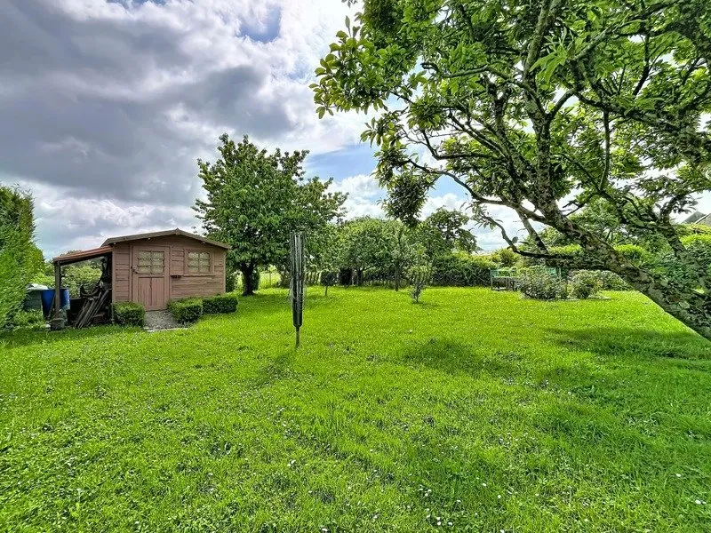 Aed - Detached House with Garden in TREHET