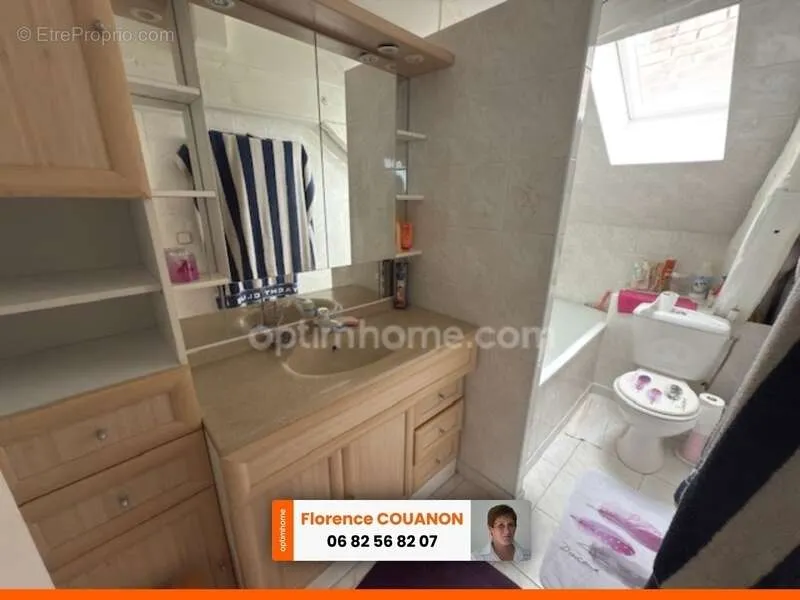 Vannitoad - Duplex with City Centre Views in Dourdan