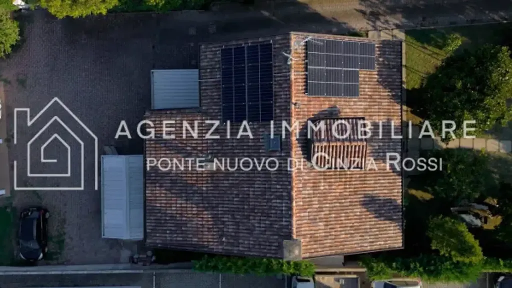 Vue aérienne - Class A1 Villa with Solar Panels in Ravenna
