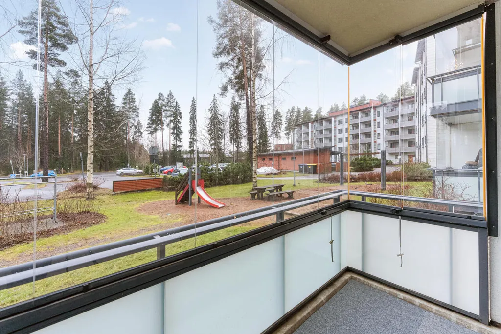 Balcon - Spacious Duplex with Balcony in Kalkku, Tampere