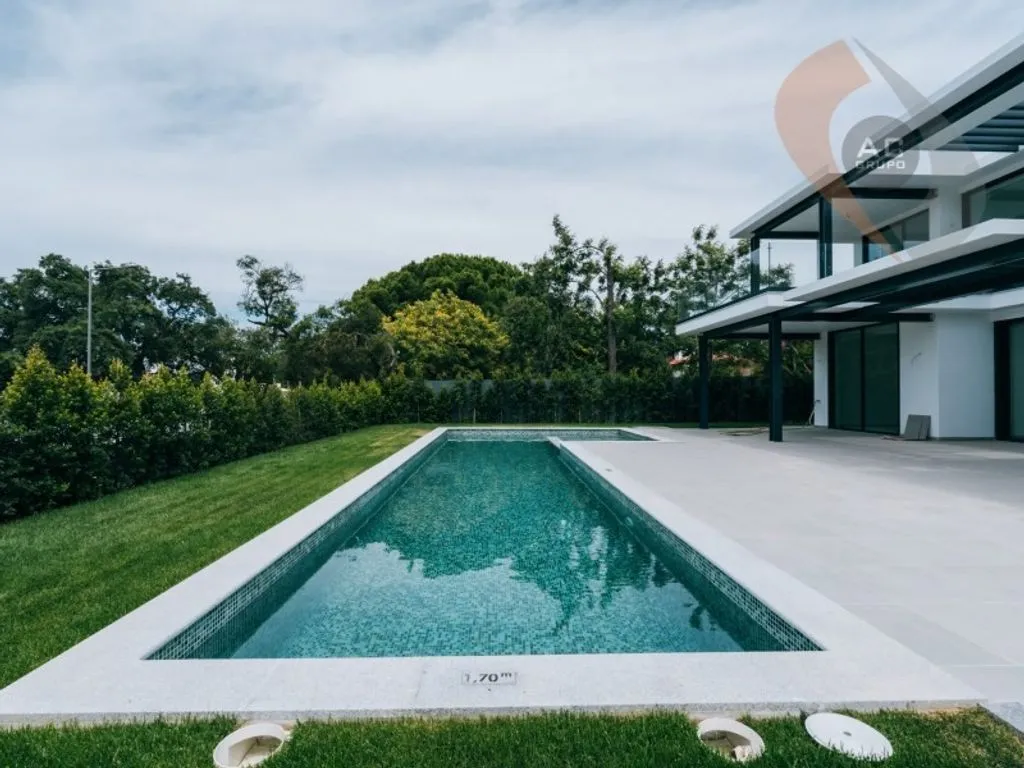 Bassein - Luxury Villa with 3-Front Exposure in Albufeira