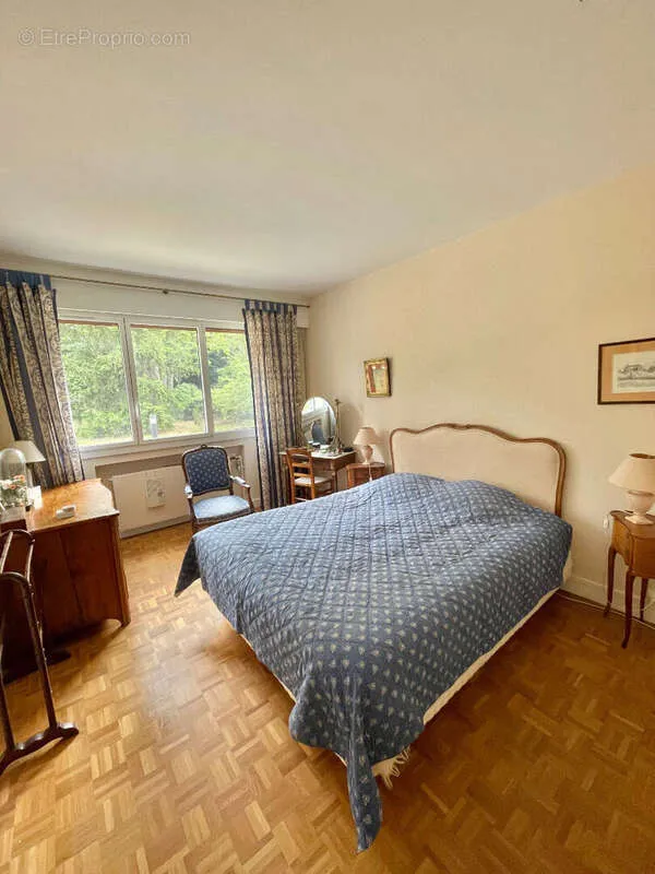 Chambres - Appartement Familial avec Parking à Maisons-Laffitte