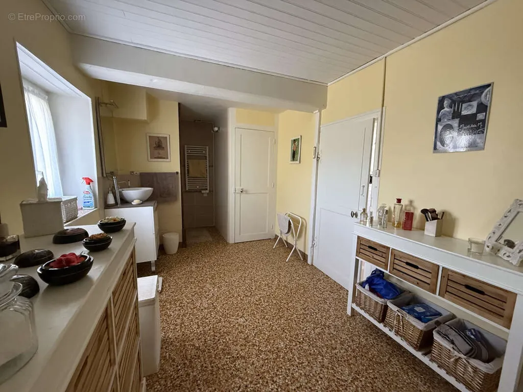 Entrée - Maison Rénovée avec Parc à Crezancy-En-Sancerre