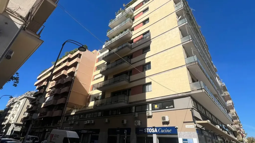 Välivaade - Two-Level Apartment with Terraces in Villabianca, Palermo