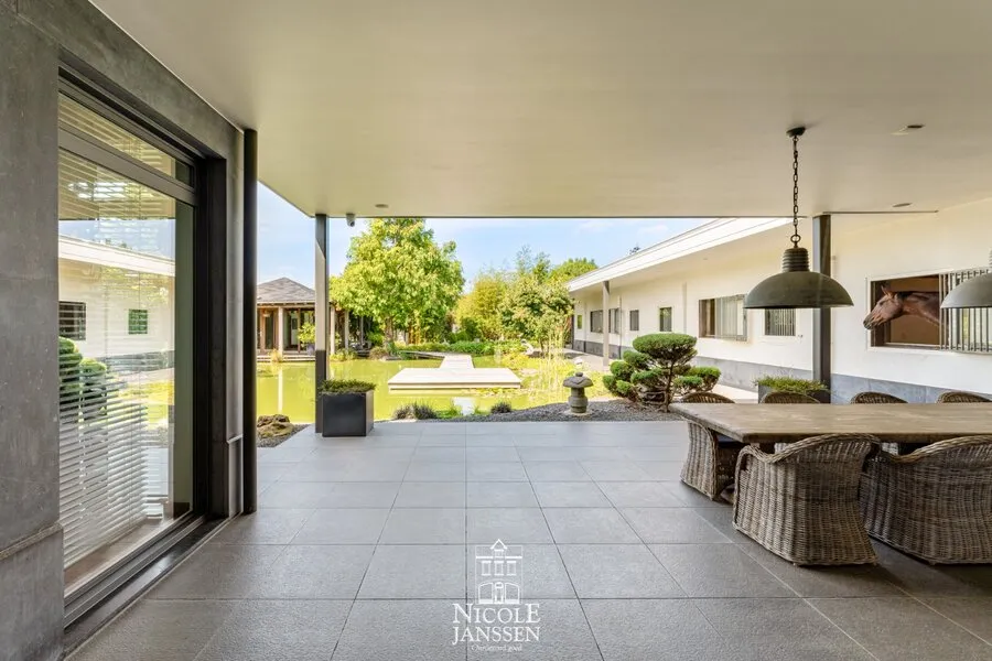 Terrass - House with Stables in Rural Setting