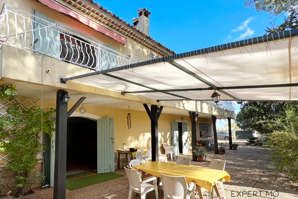 Terrass - Bastide House with Vineyard Views in Cuers