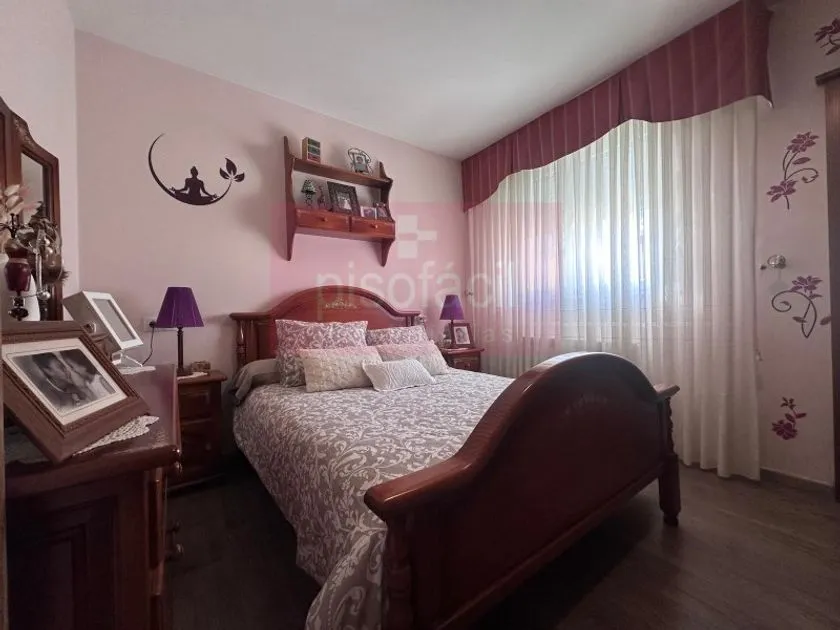 Bedrooms - Chalet with Three Apartments near Lugo