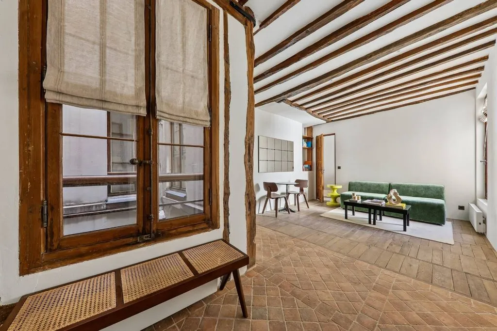 Séjour - Appartement de Luxe avec Vue Cour à Paris