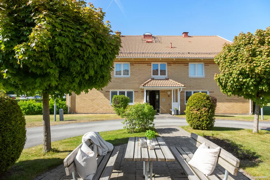 Aed - Bright Apartment with Garden in Rävlanda