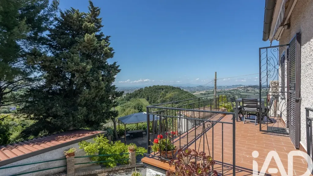 Terrasse - Rustic Villa with Panoramic Views in Massignano