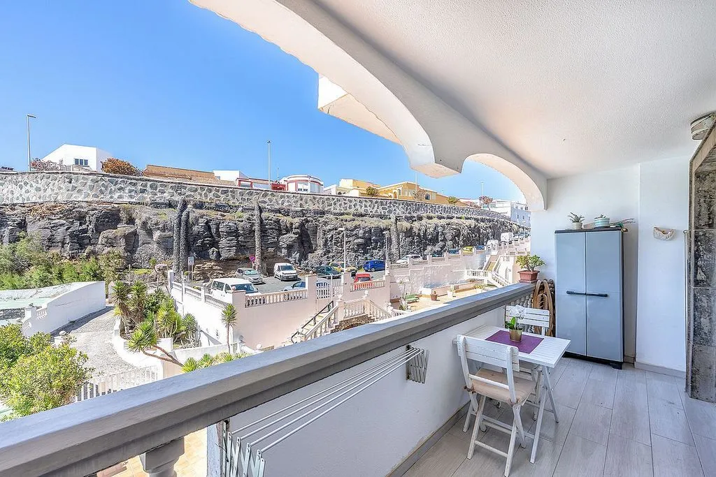 Balcon - Seafront Apartment with Pool in La Estrella, Telde