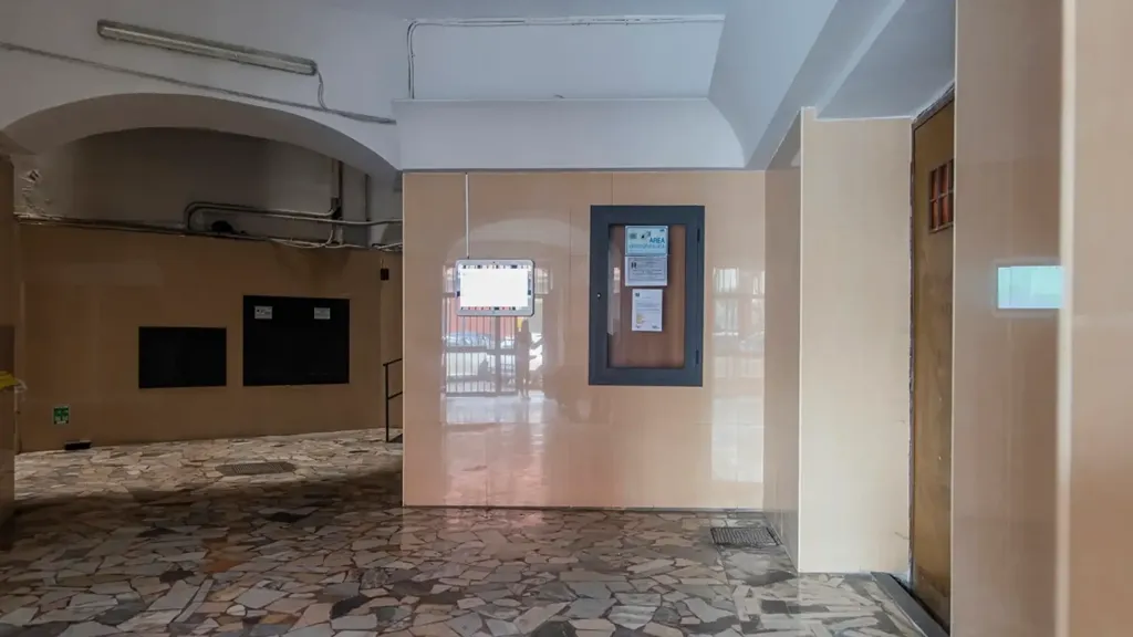 Esik - Bright Two-Bedroom Apartment in Naples