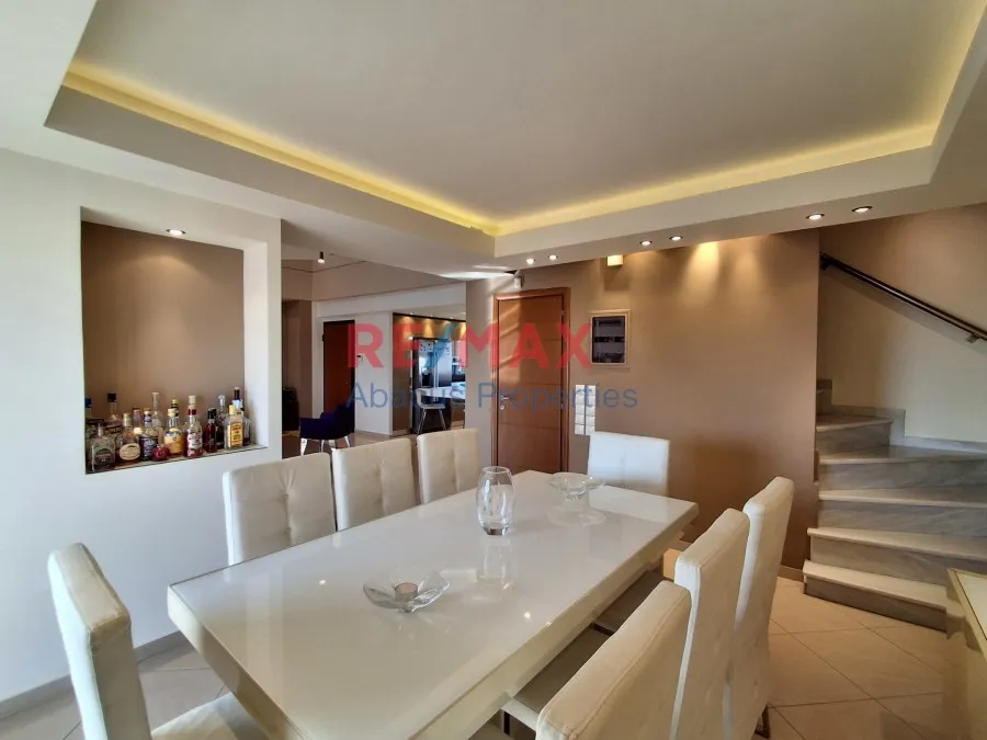 Dining Room - Apartment with Panoramic Views in Nikaia