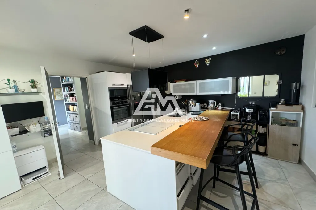 Cuisine - Villa Contemporaine avec Piscine près de la Mer
