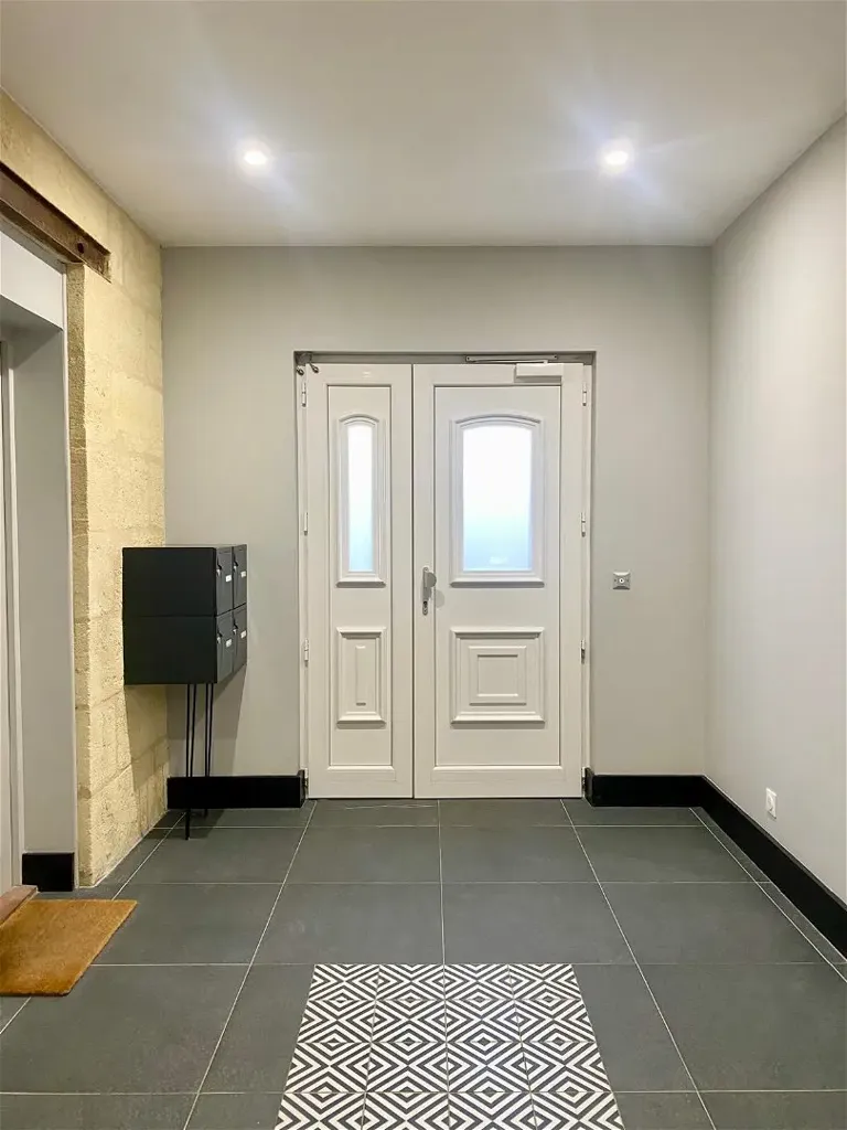 Esik - Renovated Flat in Arveyres Village Centre