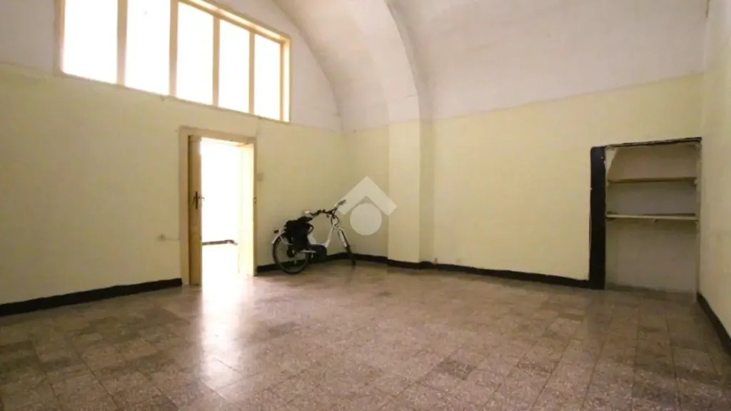 Toad - Ground Floor Trilocale with Vaulted Ceilings in Molfetta
