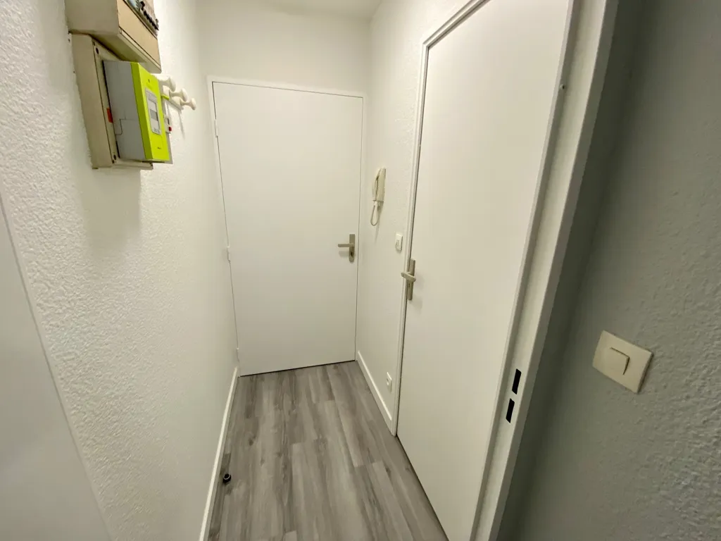 Esik - Studio with Parking near Grandmont, Tours