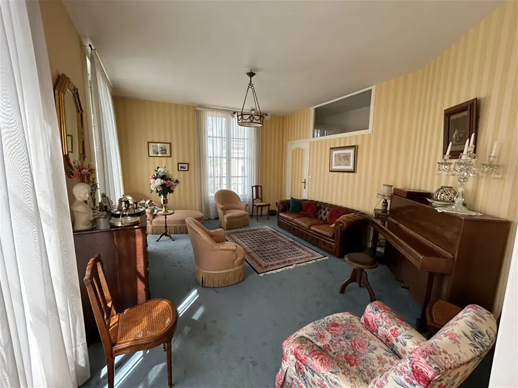 Salón - 5-Piece Apartment with Garage in Poitiers Centre
