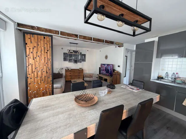 Sala da pranzo - Mixed-Use Property with Garden in Rohan