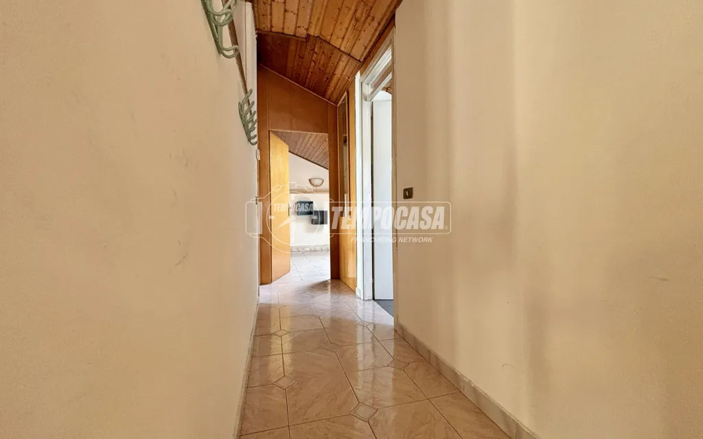 Entrée - Mansard Apartment with Terrace in Arona