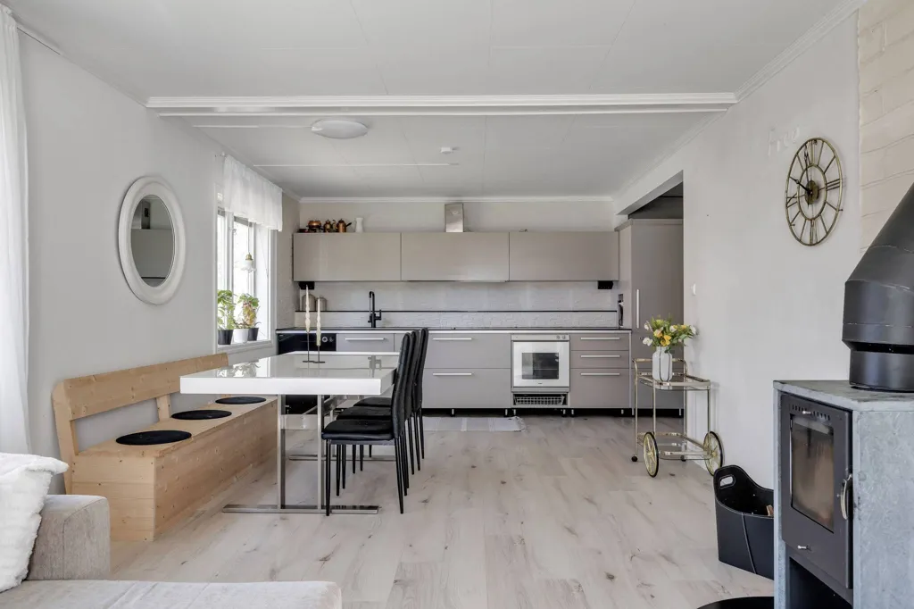 Séjour - 1.5-Storey Villa with Corner Plot in Gimo