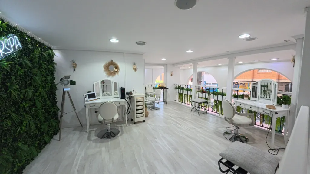 Toad - Design Salon with Modern Finishes in Benidorm