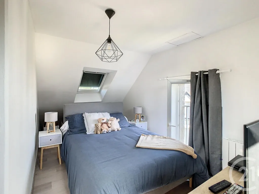 Chambres - Maison de Bourg Rénovée avec Jardin à Quévert