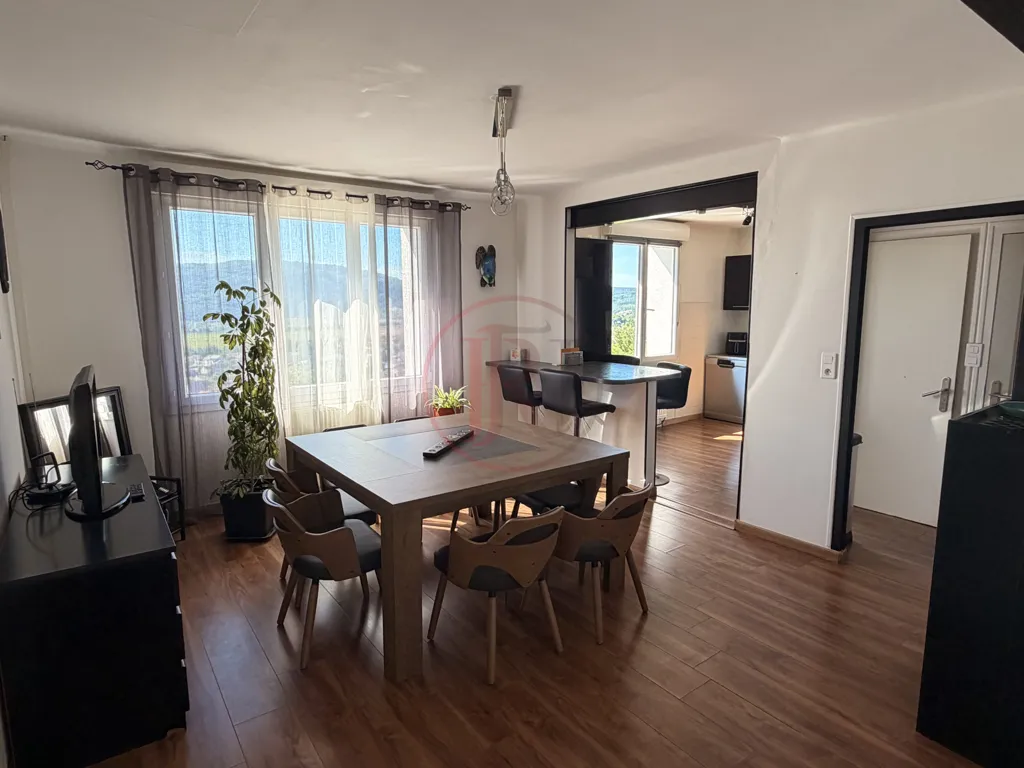 Salle à manger - Maison Individuelle avec Vue à Thise