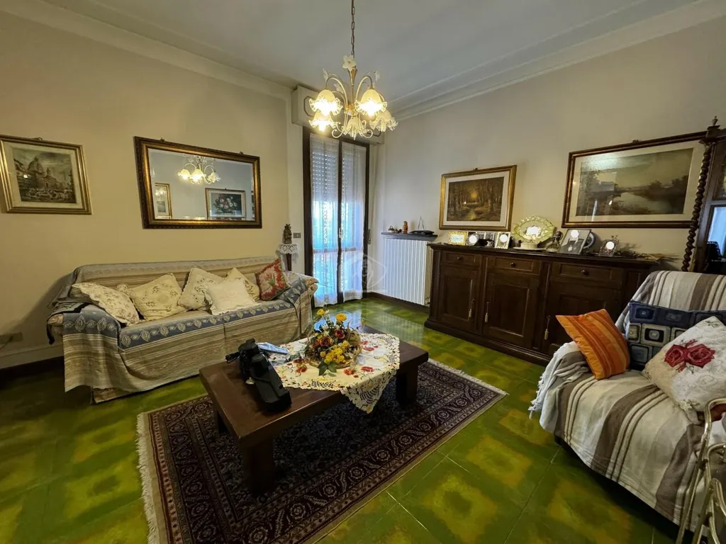 Séjour - Spacious Apartment with Balconies in Suzzara